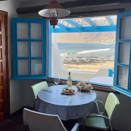 Beachfront * Famara